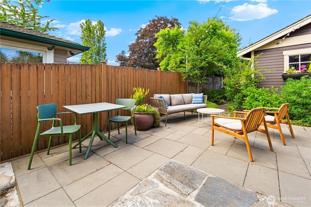 925 Martin Luther King Jr Way, Seattle, WA 98122