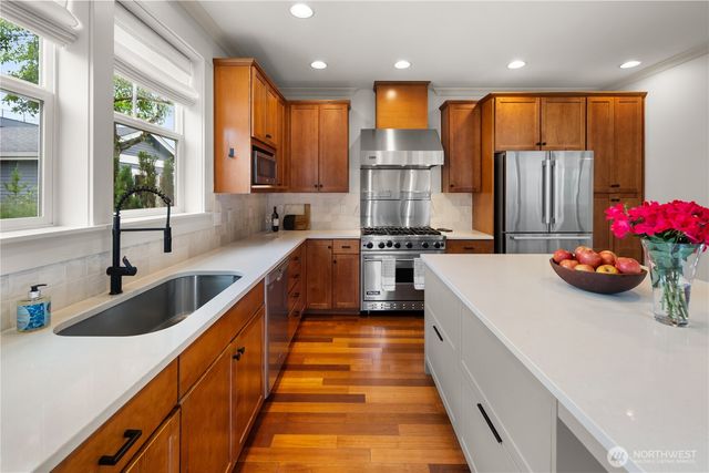 925 Martin Luther King Jr Way, Seattle, WA 98122