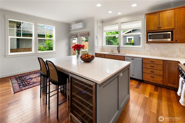 925 Martin Luther King Jr Way, Seattle, WA 98122