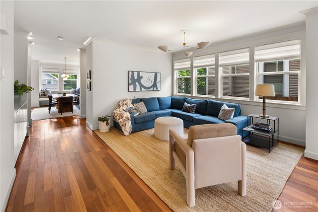 925 Martin Luther King Jr Way, Seattle, WA 98122