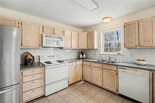 1580 Old Jonestown Road, Winston-salem, NC 27103