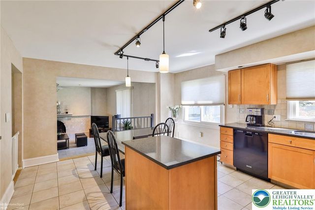 930 Springhouse Road, Allentown City, PA 18104