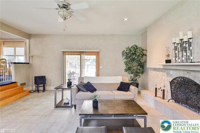 930 Springhouse Road, Allentown City, PA 18104