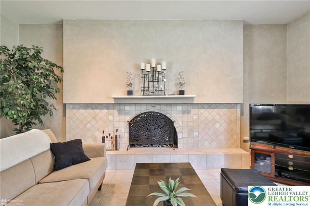 930 Springhouse Road, Allentown City, PA 18104