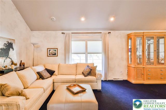 930 Springhouse Road, Allentown City, PA 18104