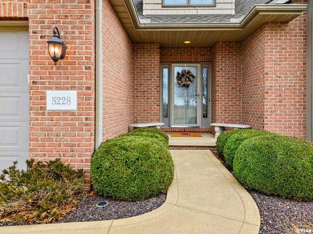 5228 N WEAVERRIDGE Boulevard, Peoria, IL 61615