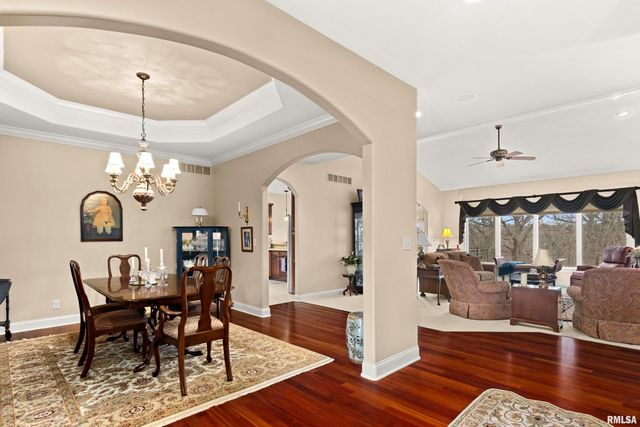 5228 N WEAVERRIDGE Boulevard, Peoria, IL 61615