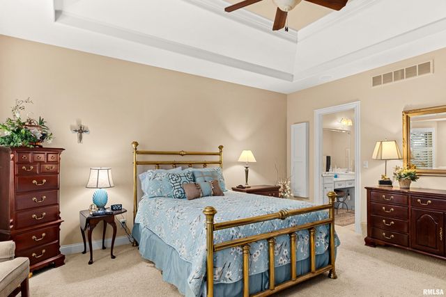 5228 N WEAVERRIDGE Boulevard, Peoria, IL 61615