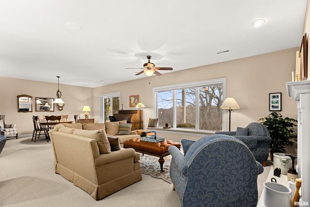 5228 N WEAVERRIDGE Boulevard, Peoria, IL 61615