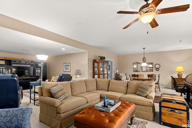 5228 N WEAVERRIDGE Boulevard, Peoria, IL 61615