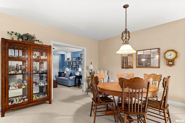 5228 N WEAVERRIDGE Boulevard, Peoria, IL 61615