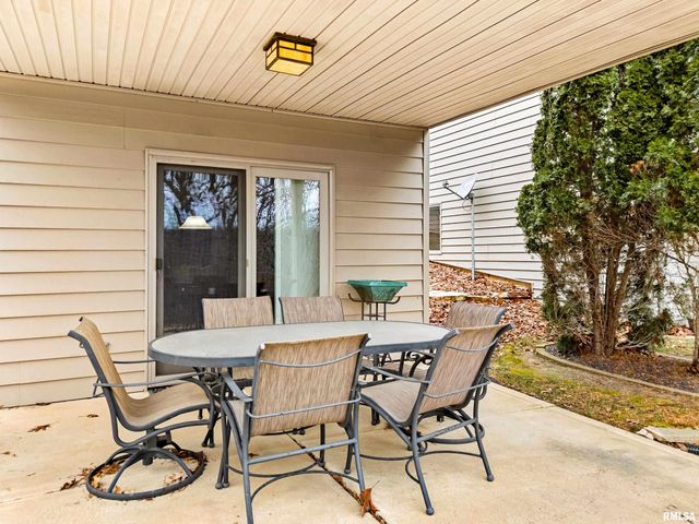 5228 N WEAVERRIDGE Boulevard, Peoria, IL 61615