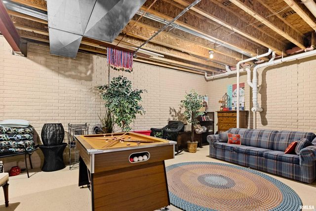 5228 N WEAVERRIDGE Boulevard, Peoria, IL 61615