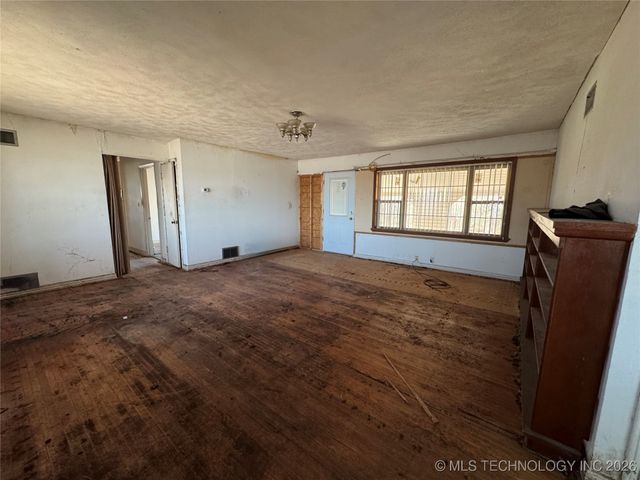 8072 S US Hwy 69, Mcalester, OK 74501