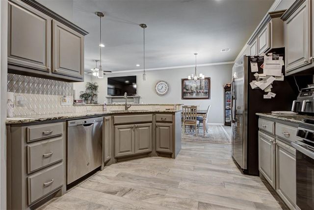 1728 W Zachary Way, Mustang, OK 73064