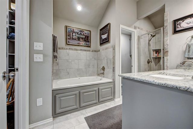 1728 W Zachary Way, Mustang, OK 73064