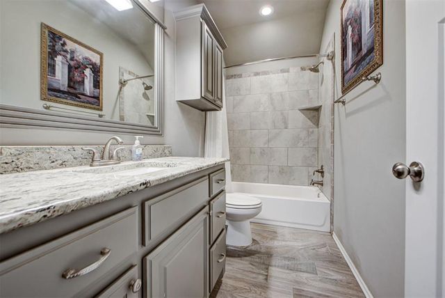 1728 W Zachary Way, Mustang, OK 73064