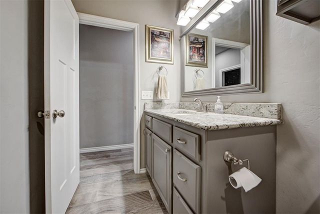 1728 W Zachary Way, Mustang, OK 73064