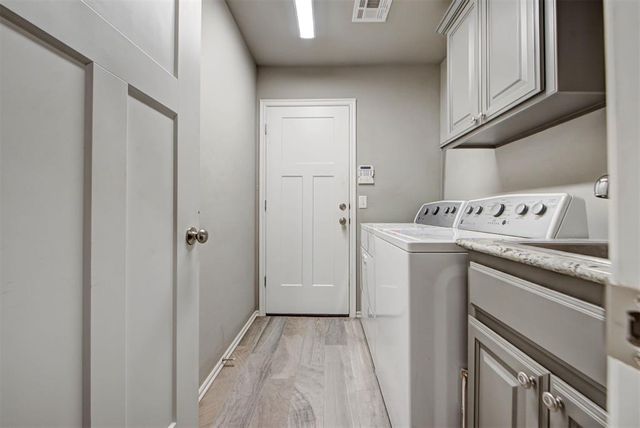 1728 W Zachary Way, Mustang, OK 73064