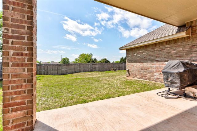 1728 W Zachary Way, Mustang, OK 73064