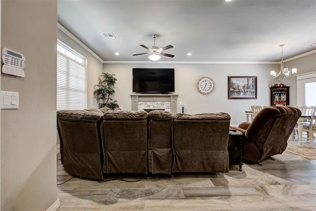 1728 W Zachary Way, Mustang, OK 73064