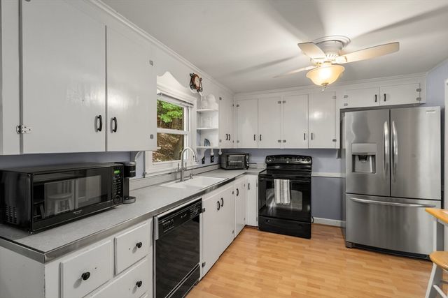 5 Manila St, Worcester, MA 01602