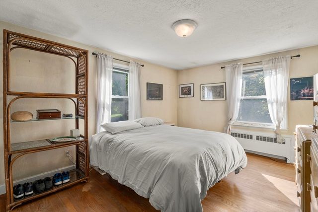5 Manila St, Worcester, MA 01602