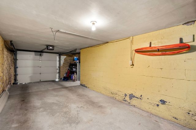 5 Manila St, Worcester, MA 01602