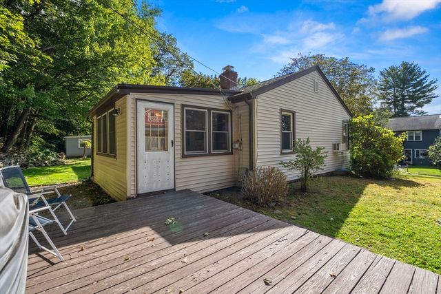 5 Manila St, Worcester, MA 01602