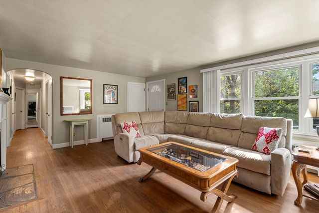 5 Manila St, Worcester, MA 01602