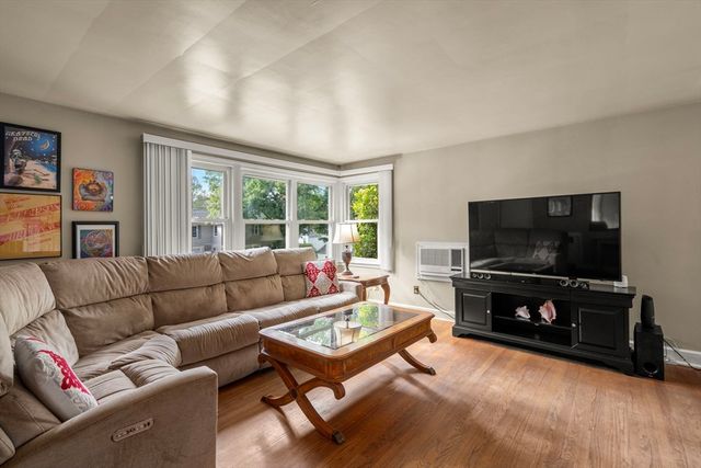 5 Manila St, Worcester, MA 01602