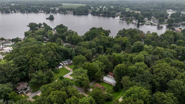 3725 Rome Drive, New Franklin, OH 44319