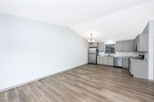 3725 Rome Drive, New Franklin, OH 44319