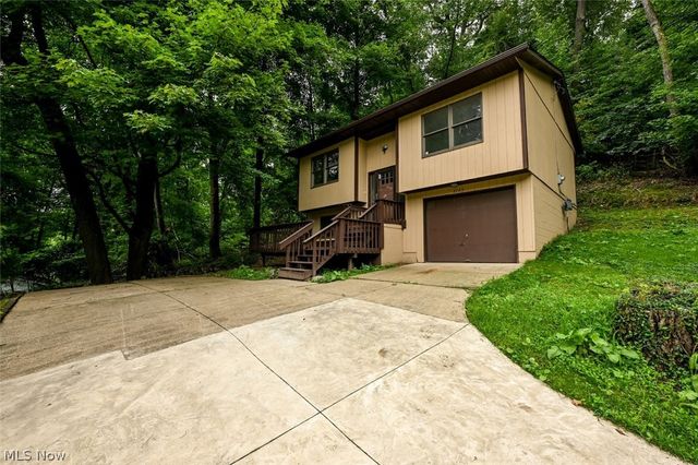 3725 Rome Drive, New Franklin, OH 44319