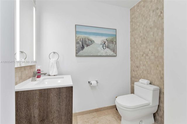 68 SE 6th Street 1611, Miami, FL 33131