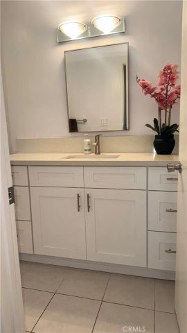 1000 MACARTHUR 93, Santa Ana, CA 92707