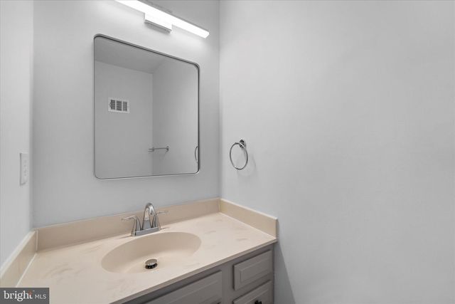 1010 CLYMER CT NE, Leesburg, VA 20176