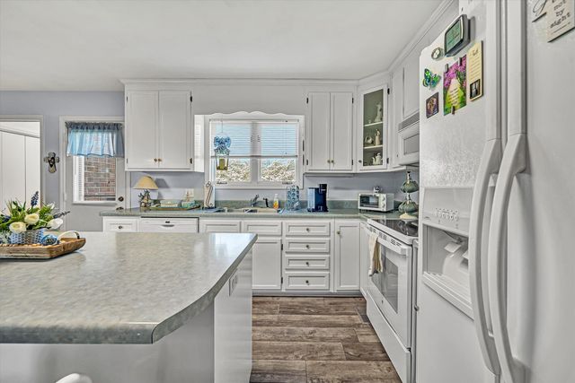 103 April LN, Vinton, VA 24179