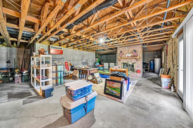 103 April LN, Vinton, VA 24179