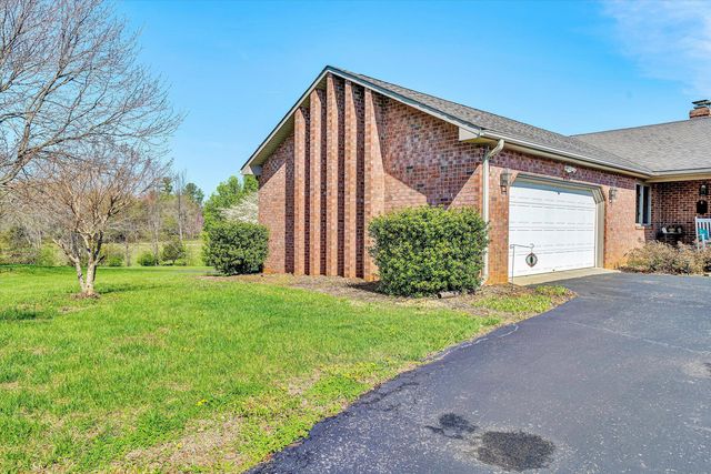 103 April LN, Vinton, VA 24179