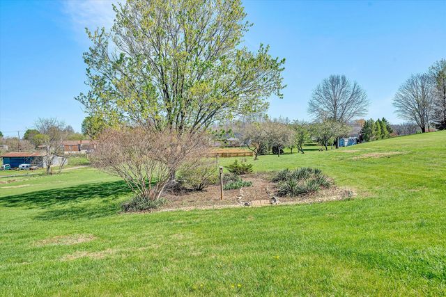 103 April LN, Vinton, VA 24179