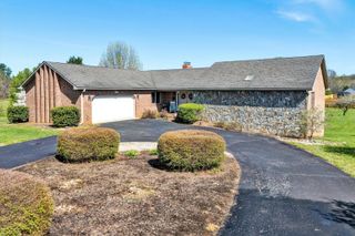 103 April LN, Vinton, VA 24179