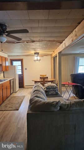 1043 CLEMMERS MILL RD, Schwenksville, PA 19473
