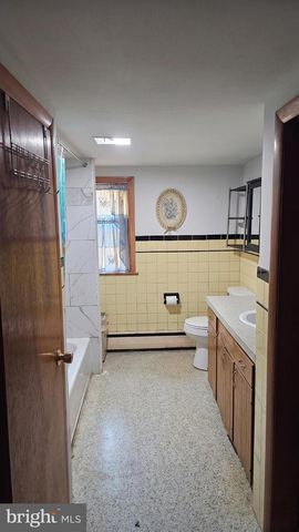 1043 CLEMMERS MILL RD, Schwenksville, PA 19473