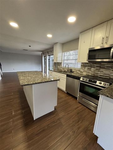4711 GROVE POINT DRIVE, Tampa, FL 33624