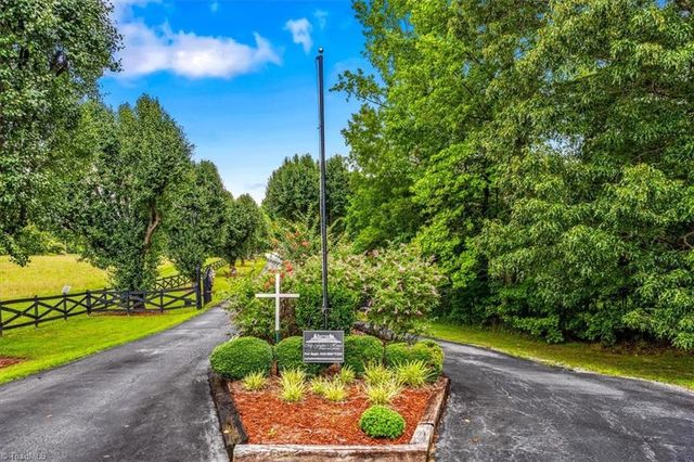 6352 Turnpike Road, High Point, NC 27263
