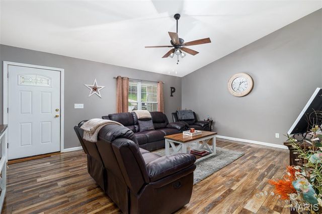 1025 Cherry Lane, Catawissa, MO 63015