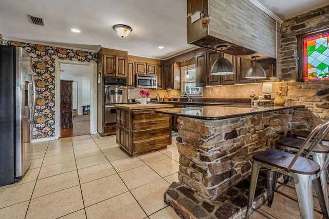 702 Presley Street S, Atmore, AL 36502