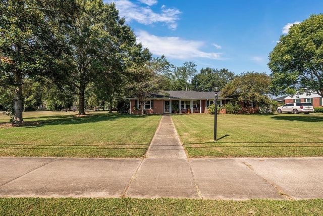 702 Presley Street S, Atmore, AL 36502