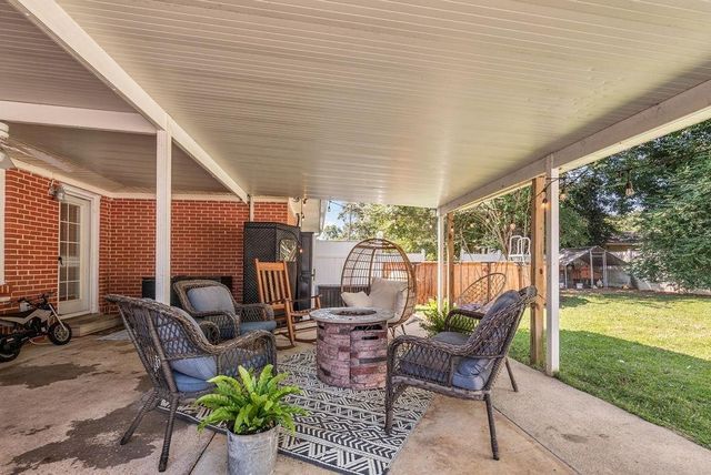 702 Presley Street S, Atmore, AL 36502